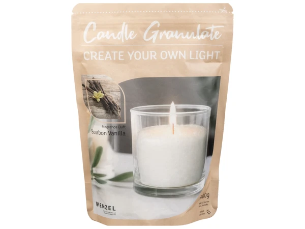 WENZEL Kerzengranulat 400 g Bourbon Vanilla mit 4 Dochten, Kerzengranulat Bourbon Vanilla 400g von WENZEL für DIY Kerzen, WENZEL Duft Kerzengranulat 400 g Vanille zum Kerzen selber machen, Kerzengranulat 400 g Bourbon Vanilla Set inklusive Docht und Halter, Detailaufnahme WENZEL Kerzengranulat Bourbon Vanilla Wachsgranulat Struktur, DIY Kerzen im Glas mit WENZEL Kerzengranulat 400 g Vanille, Kerzenzubehör WENZEL Kerzengranulat Bourbon Vanilla 400g