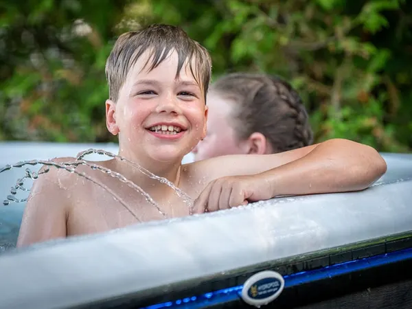 selbstreinigender Whirlpool Nutzung Familie Freunde