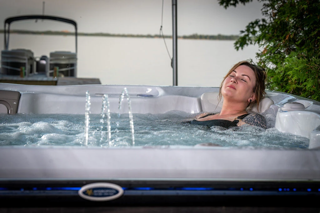 Outdoor Whirlpool mit patentiertem Selbstreinigungssystem im Rhein-Sieg-Kreis
