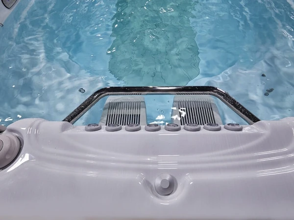 Premium Swim Spa für Garten und Terrasse nahe Düsseldorf und Koblenz