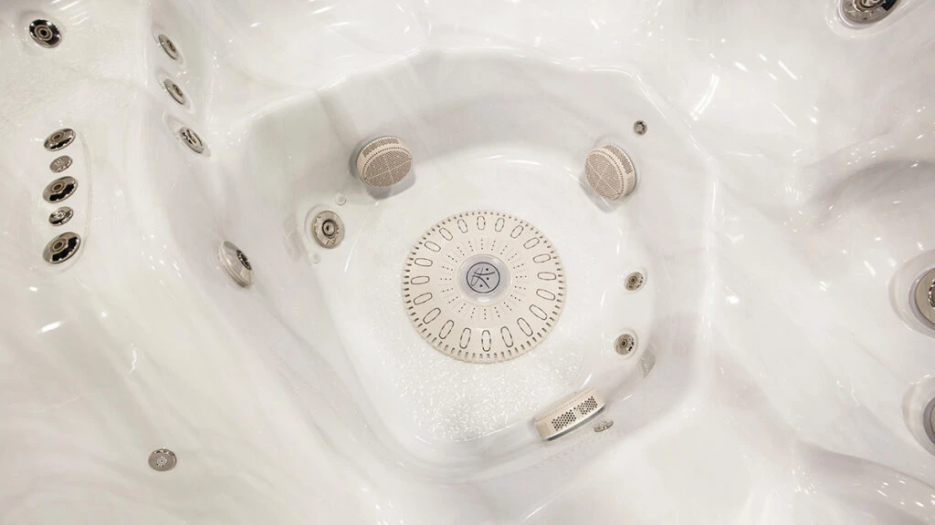 Selbstreinigender Whirlpool Signature 679 mit Massagedüsen im Raum Köln und Düsseldorf