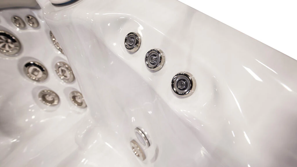 Premium Whirlpool mit automatischer Wasserreinigung nahe Koblenz und Neuwied