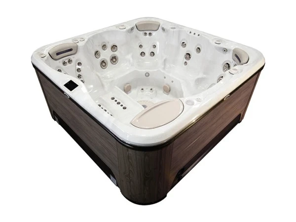 Signature SelfCleaning 779 Whirlpool mit Selbstreinigungssystem von Relaxklusiv nahe Bonn kaufen