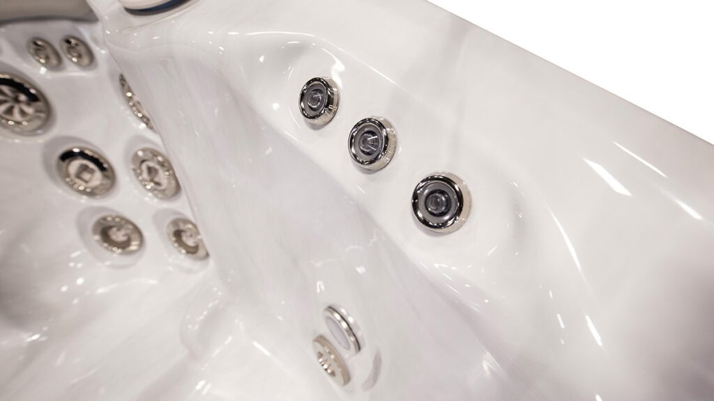 Premium Whirlpool mit automatischer Wasserreinigung nahe Koblenz und Neuwied