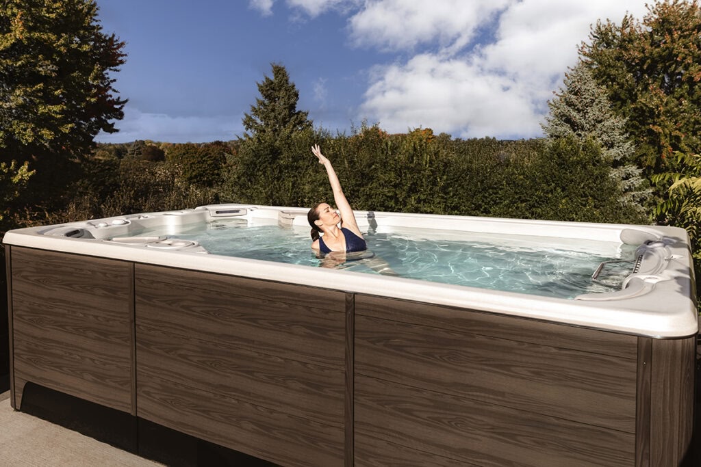 Aqua Trainer 14AX Swim Spa selbstreinigend von Relaxklusiv nahe Bonn kaufen
