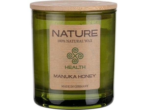 duftkerze im glas manuka honey, duftkerze kaufen, natur duftkerze deutschland, manuka honey duftkerze detail, aroma kerze manuka honey, premium duftkerze, duftkerze glas design, duftkerze wohnraum, aromakerze modern, duftkerze für wohnung, duftkerze wellness zuhause, aromatherapie kerze, NATURE Duftkerze Manuka Honey Natur Duftkerze im Glas aus Raps- und Olivenwachs – CO₂-neutral, rußarm und nachhaltig in Deutschland hergestellt