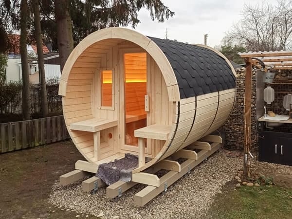 Premium Fasssauna für den Garten von Relaxklusiv in Rheinland-Pfalz und Nordrhein-Westfalen