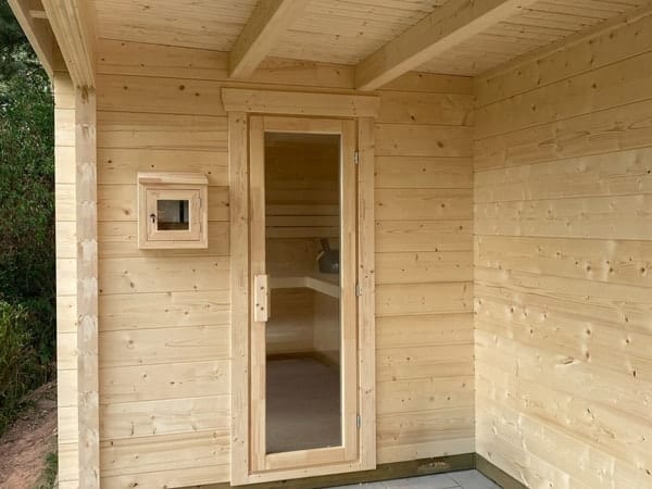 Exklusive Gartensauna SANDRA 5823 für den Außenbereich im Raum Köln und Koblenz