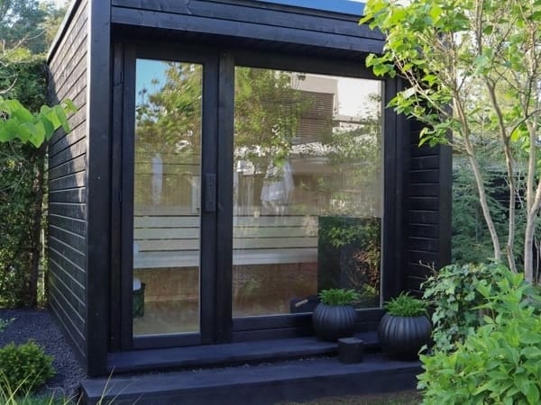 Gartensauna kaufen in Nordrhein-Westfalen mit der modernen Sauna INA von Relaxklusiv