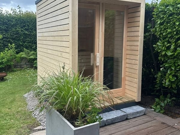 Luxus Gartensauna INA aus nordischer Fichte von Relaxklusiv nahe Bonn kaufen