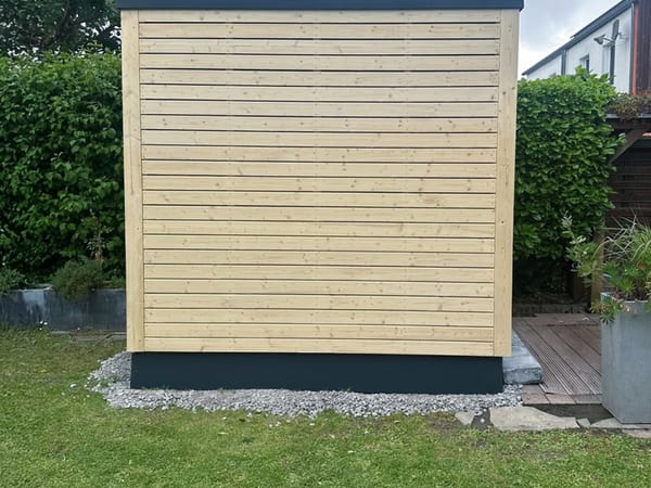 Hochwertige Gartensauna mit Terrasse und Glasfront nahe Neuwied und dem Rhein-Sieg-Kreis