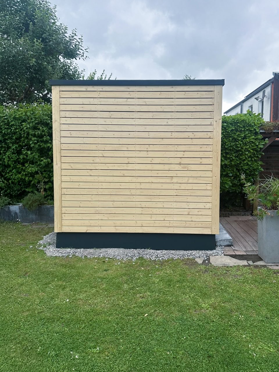 Hochwertige Gartensauna mit Terrasse und Glasfront nahe Neuwied und dem Rhein-Sieg-Kreis