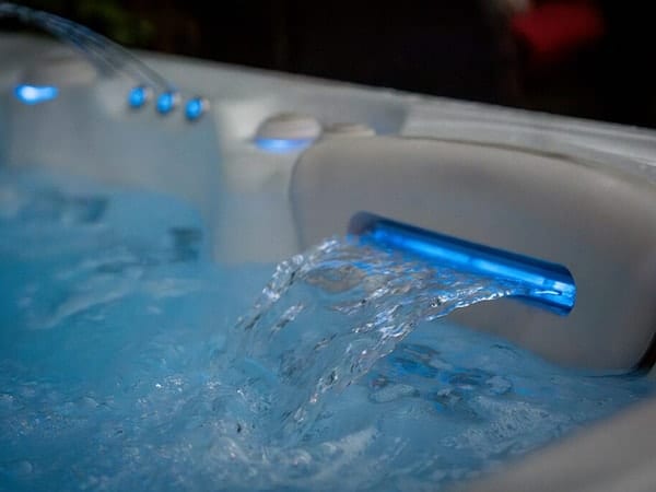 Signature SelfCleaning 579 Whirlpool mit Selbstreinigungssystem von Relaxklusiv nahe Bonn kaufen