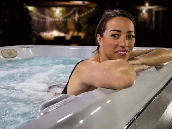 Whirlpool kaufen nahe Düsseldorf mit dem exklusiven Serenity 5900 von Relaxklusiv