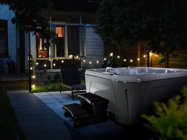 Premium Whirlpool von Relaxklusiv für Entspannung zuhause in Rheinland-Pfalz