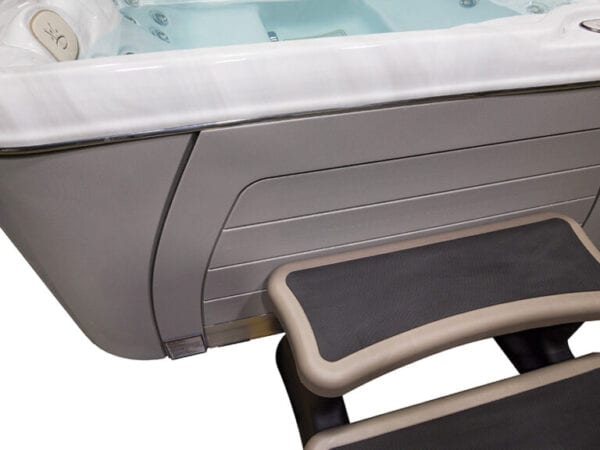 Einstieg in den Serenity 4300 Whirlpool