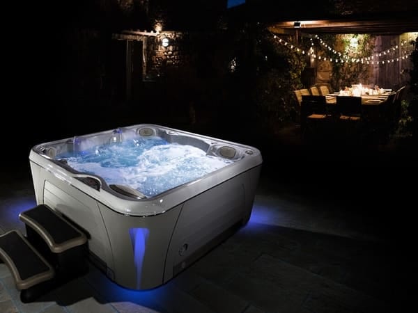 Premium Whirlpool Serenity 5900 für ganzjährige Entspannung im Raum Köln kaufen