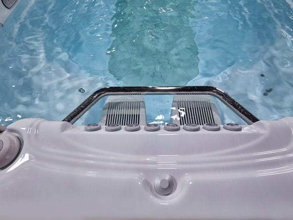 Premium Swim Spa für Garten und Terrasse nahe Düsseldorf und Koblenz