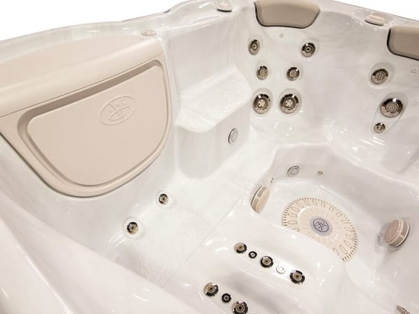 Hydropool Whirlpool Nutzung Garten Wellness zuhause