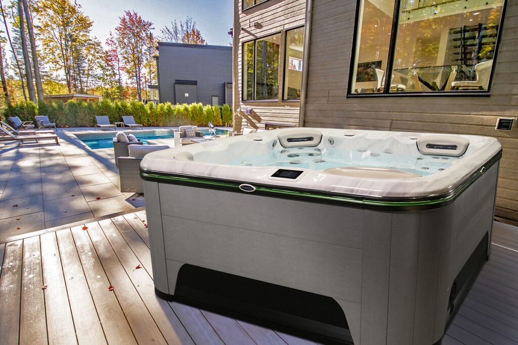 Exklusiver Hydropool Whirlpool Signature 579 für Garten und Terrasse in Nordrhein-Westfalen