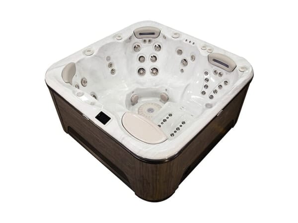 Whirlpool kaufen mit Selbstreinigungssystem von Relaxklusiv aus Vettelschoß