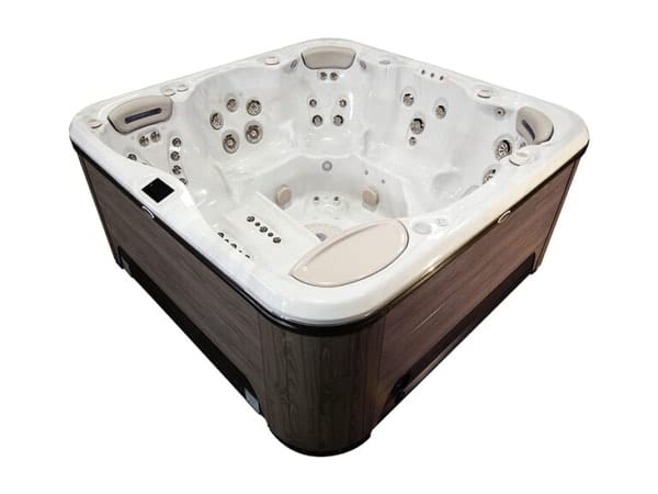 Signature SelfCleaning 779 Whirlpool mit Selbstreinigungssystem von Relaxklusiv nahe Bonn kaufen