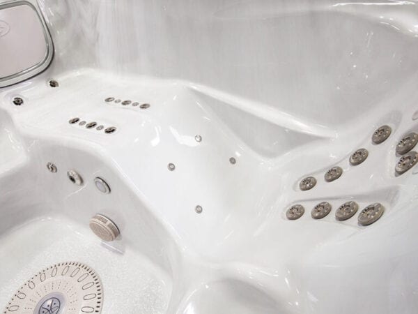 Selbstreinigender Whirlpool Signature 779 mit Massagedüsen im Raum Köln und Düsseldorf