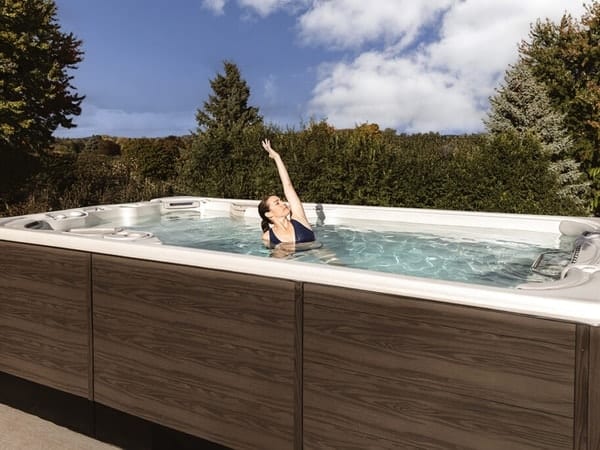 Aqua Trainer 14AX Swim Spa selbstreinigend von Relaxklusiv nahe Bonn kaufen