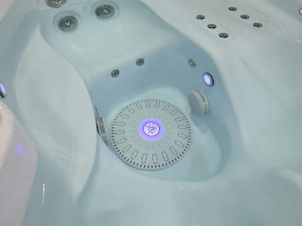 Hydropool Whirlpool LED Beleuchtung Nacht Garten