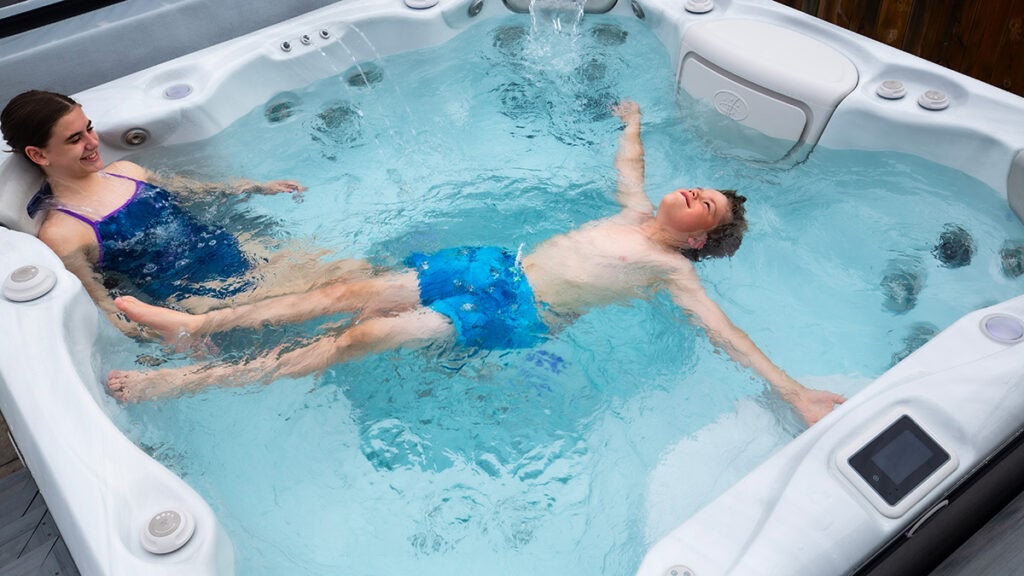 selbstreinigender Whirlpool Nutzung Familie Freunde