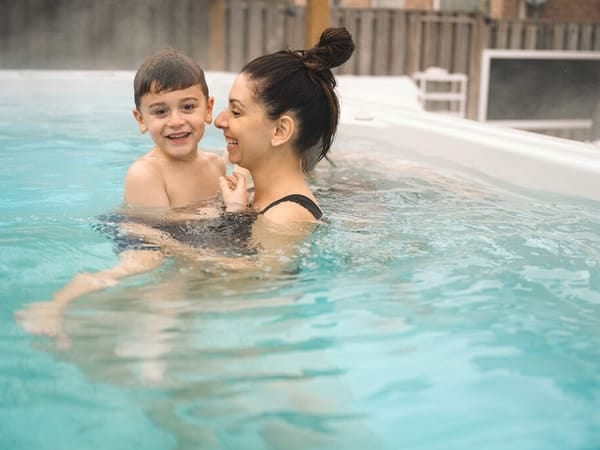 Premium Swim Spa für Garten und Terrasse nahe Düsseldorf und Koblenz