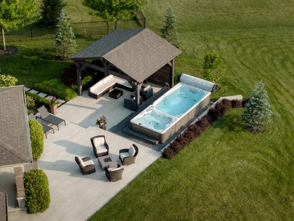 Hochwertiger Swim Spa für Schwimmtraining und Entspannung nahe Leverkusen und Bonn
