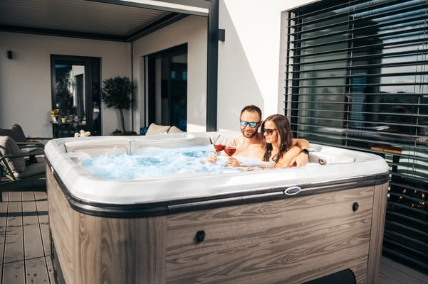Selbstreinigender Whirlpool im Alltag: Was er wirklich bringt